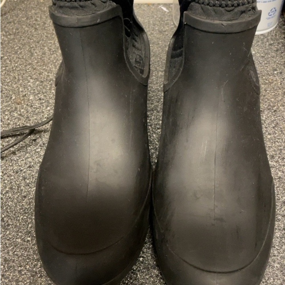 UGG Women's Chevonne Black Waterproof Slip-On Boots